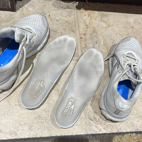 Brooks light gray Ghost 12 women’s running shoes - Picture 12 of 12